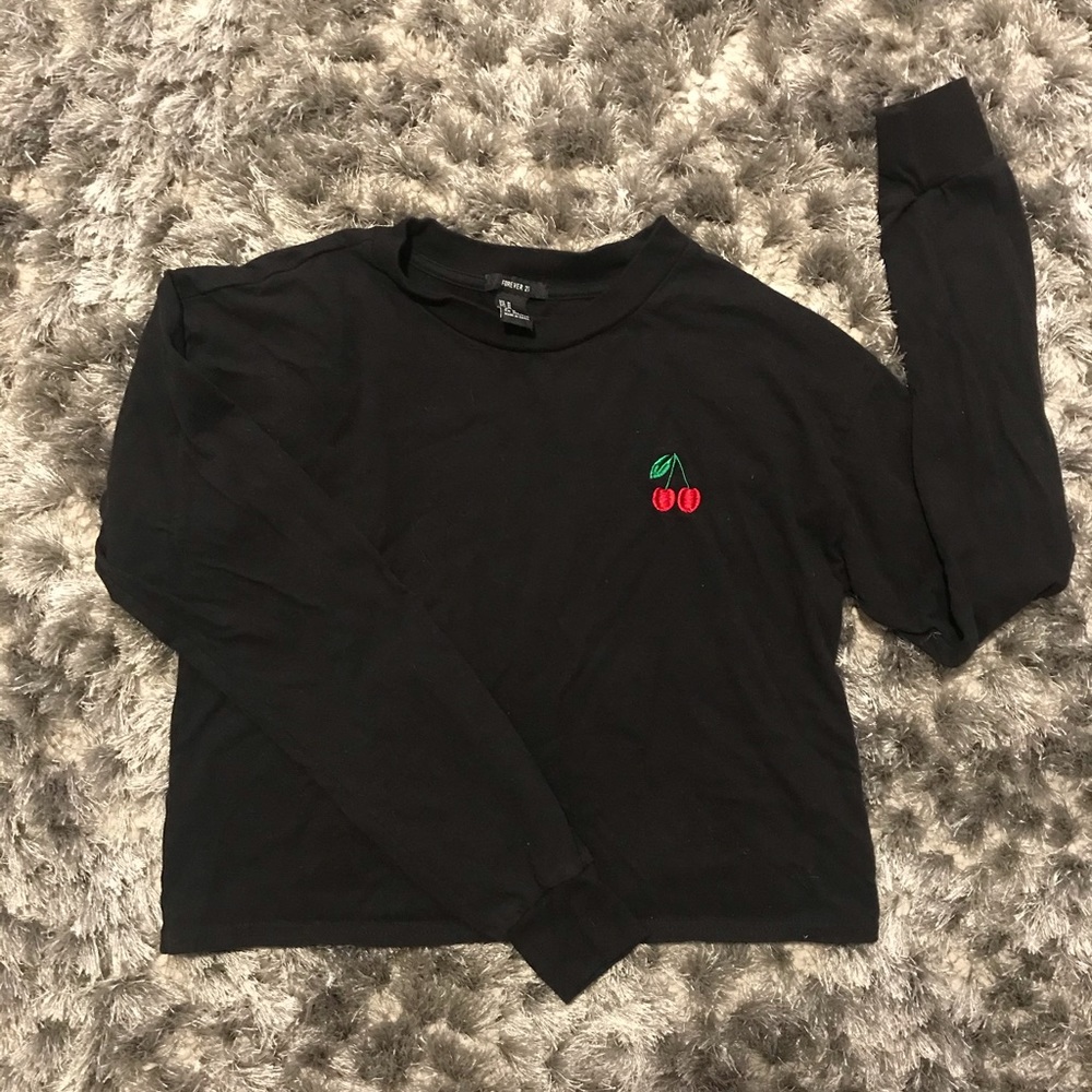 Black long sleeve from Forever 21! 🍒